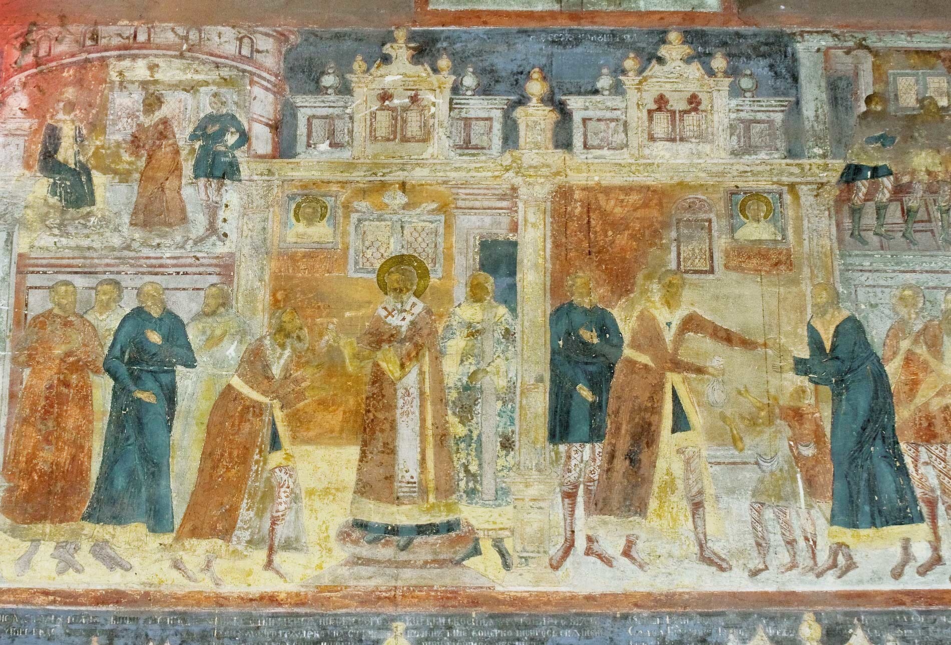 Église Saint-Jean Chrysostome de Korovniki. Les fresques du mur nord montrent saint Jean Chrysostome donnant de l'argent à son trésorier pour qu'il soit distribué en aumône aux nécessiteux de Constantinople. 15 août 2017.
