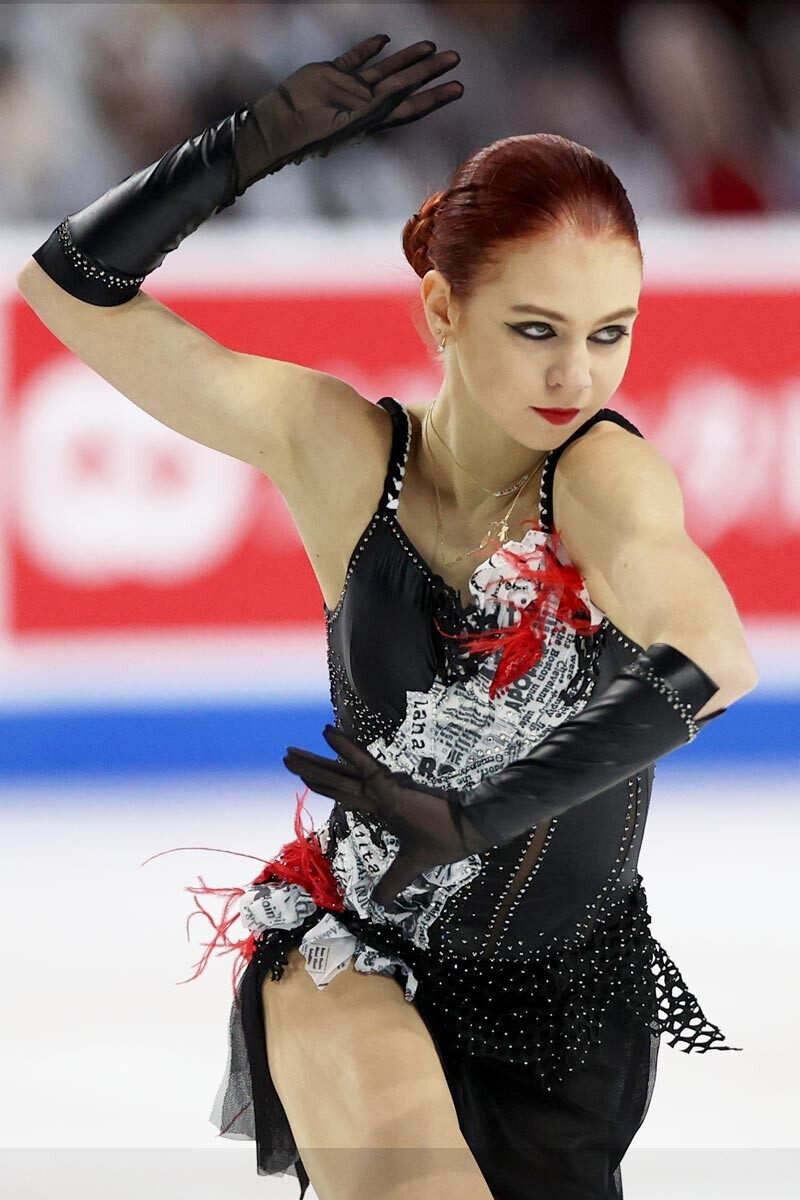 Alexandra Trusova, peseluncur Rusia saat berpartisipasi di 'Women's Free Skate' selama ISU Grand Prix of Figure Skating - Skate America (ISU Grand Prix Seluncur Indah) di Orleans Arena pada 24 Oktober 2021 di Las Vegas, Nevada.