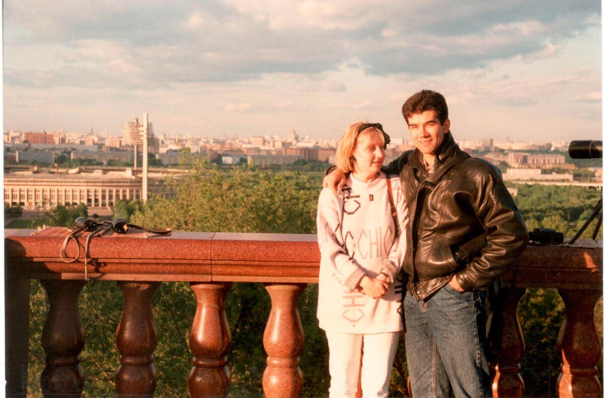 Foto ricordo sulle Colline dei Passeri insieme a Elena, sua moglie
