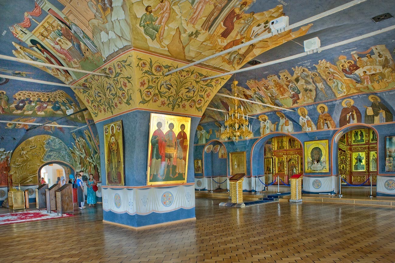 Biara Novopassky. Aula ruang makan Gereja Syafaat, pemandangan sisi timur laut. 18 Agustus 2013.