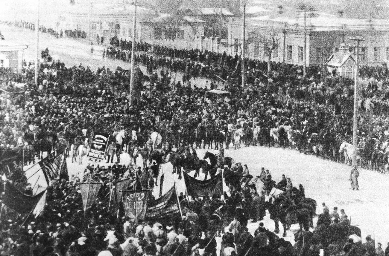ブラゴヴェシチェンスクの解放を祝うパルチザンのパレード、1920年