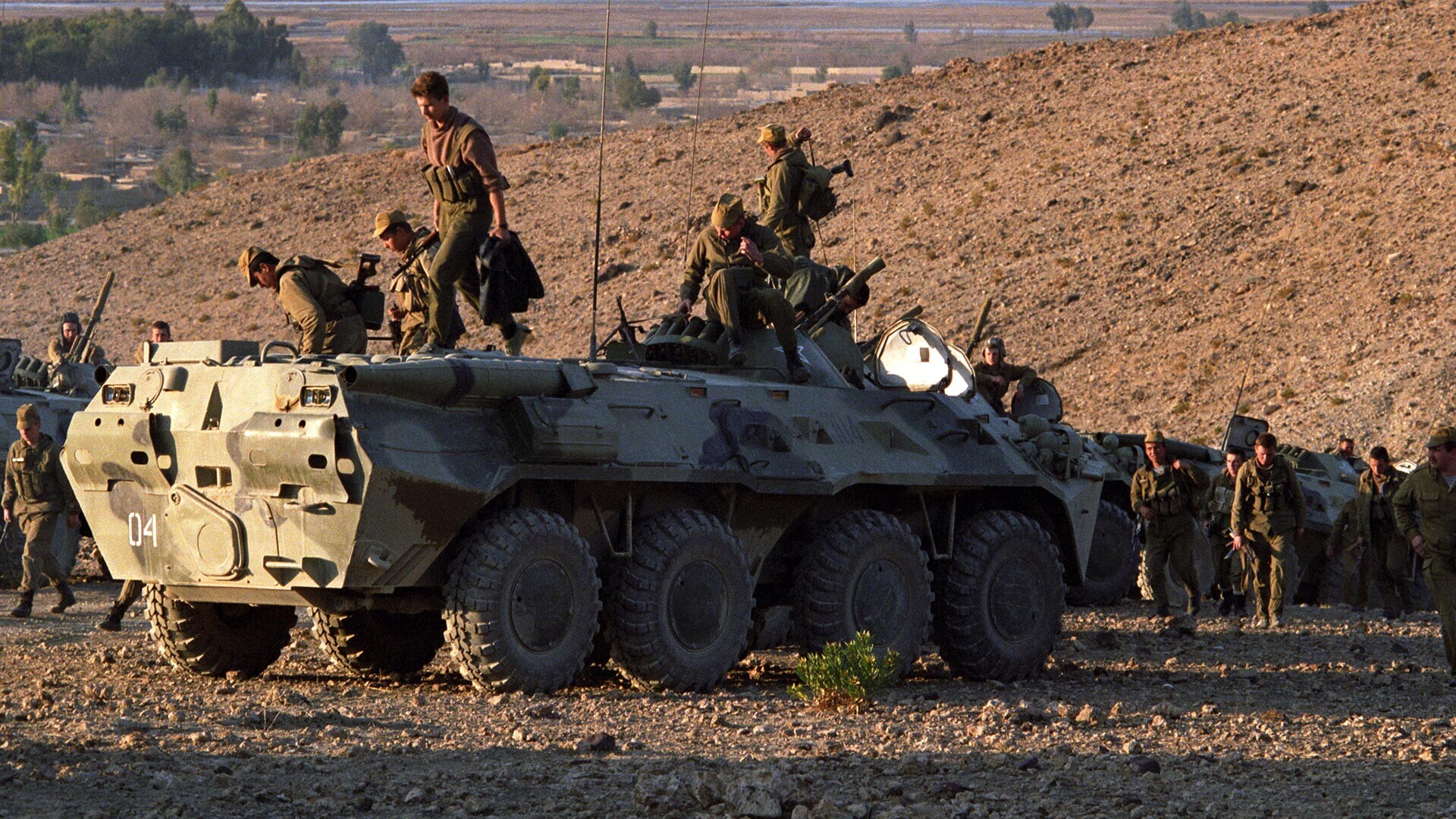 По победата во судирот со муџахедините единиците на рускиот Спецназ запленија 15 преносни противвоздушни ракетни системи „Стингер“ произведени во САД. Џалалабад, 1989. Авганистан.

