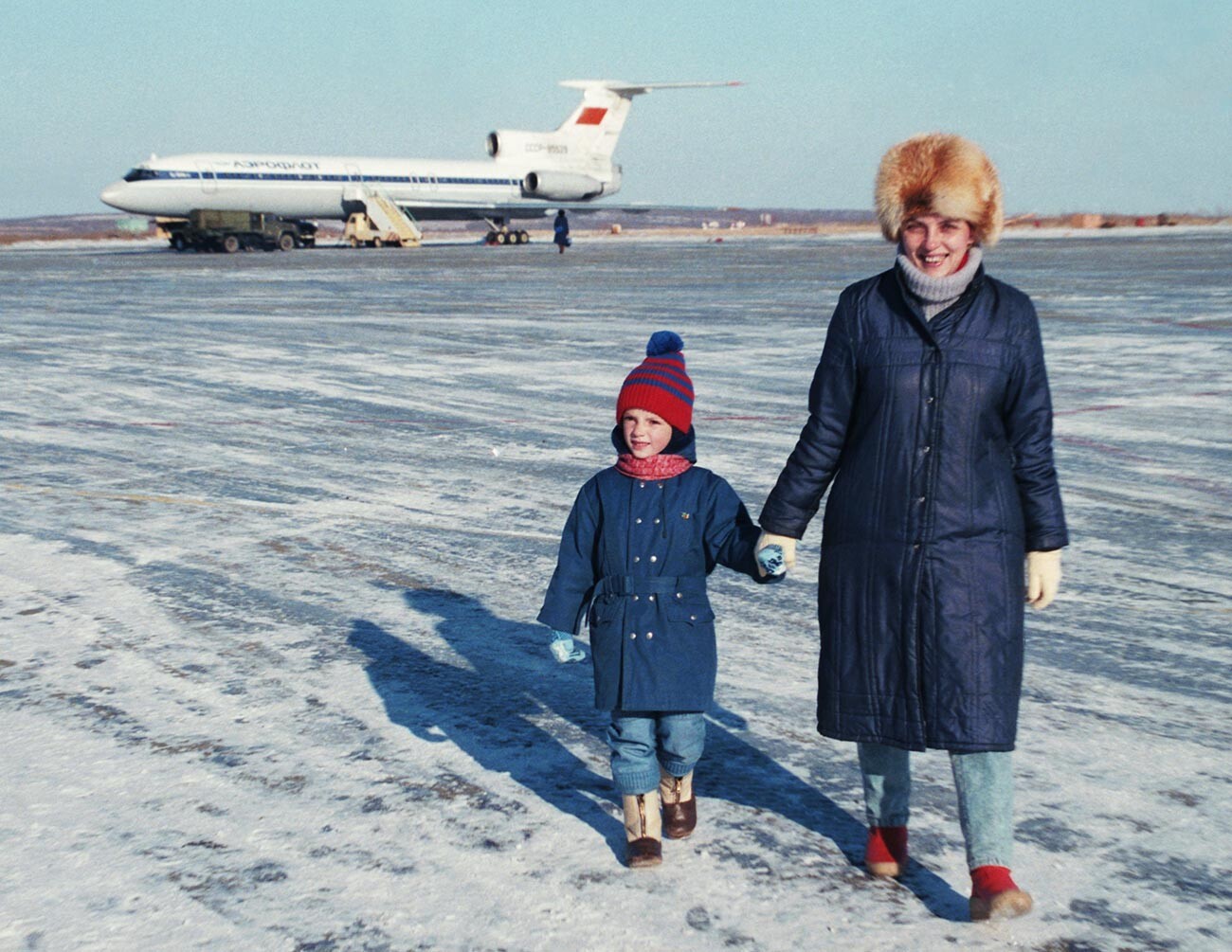 Larisa und ihr Sohn, 1990.