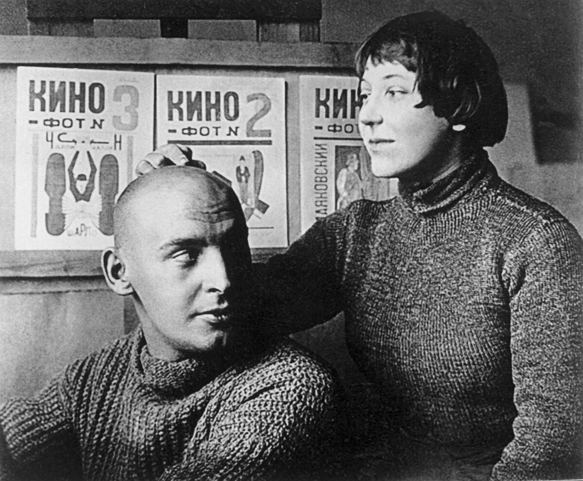 Александър Родченко и съпругата му Варвара Степанова. Репродукция. Точната дата на снимката не е известна