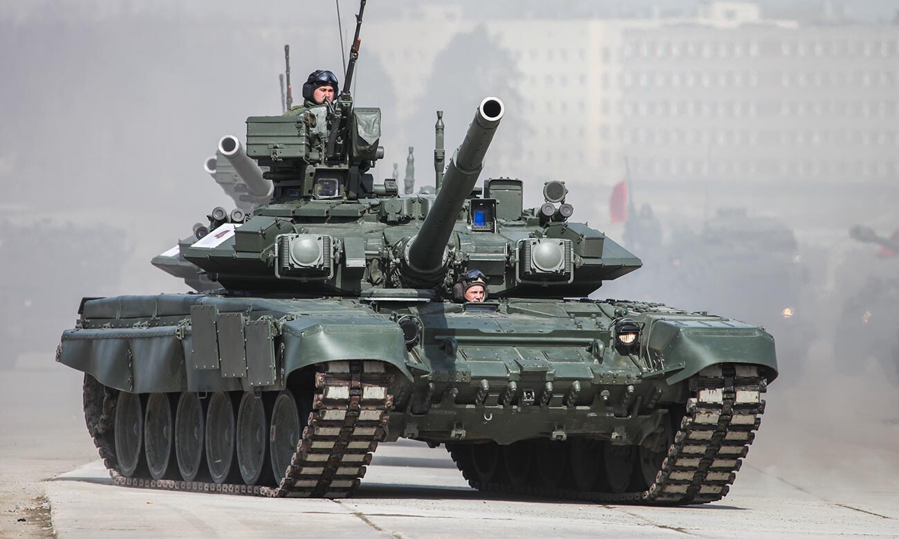 T-90 during a military parade rehearsal in Moscow suburbs 