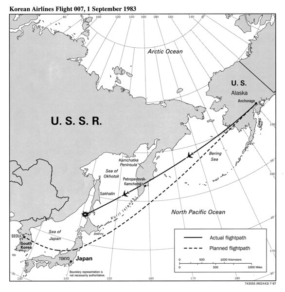 La trayectoria del vuelo 007 de Korean Airlines, comparada con la trayectoria prevista