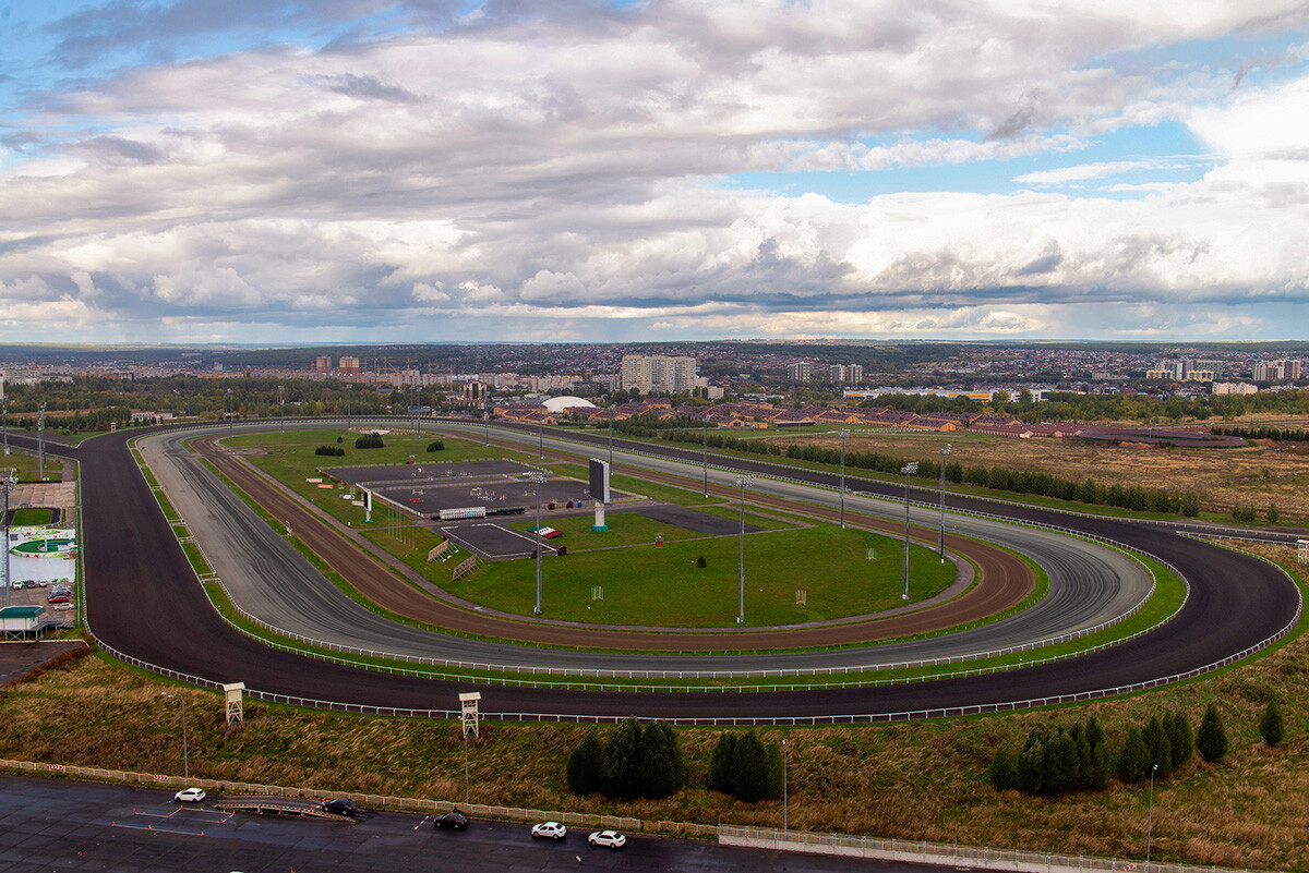 Fünf russische Hippodrome, die die Revolution 1917 und den Zweiten