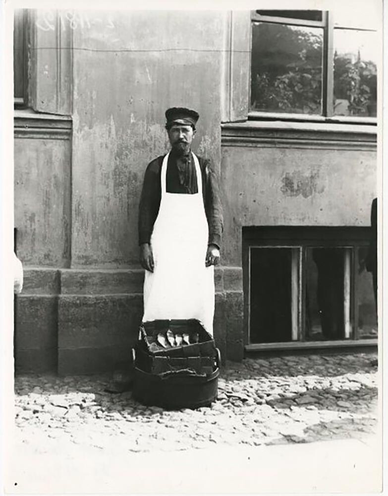 Трговац рибом, 1895 - 1905.