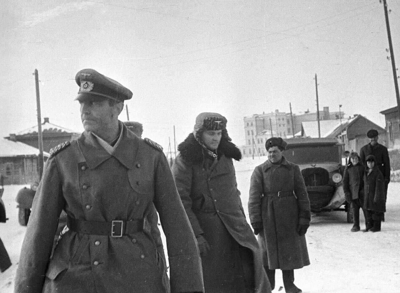 Friedrich Paulus on the way to the Soviet 64th Army HQ.
