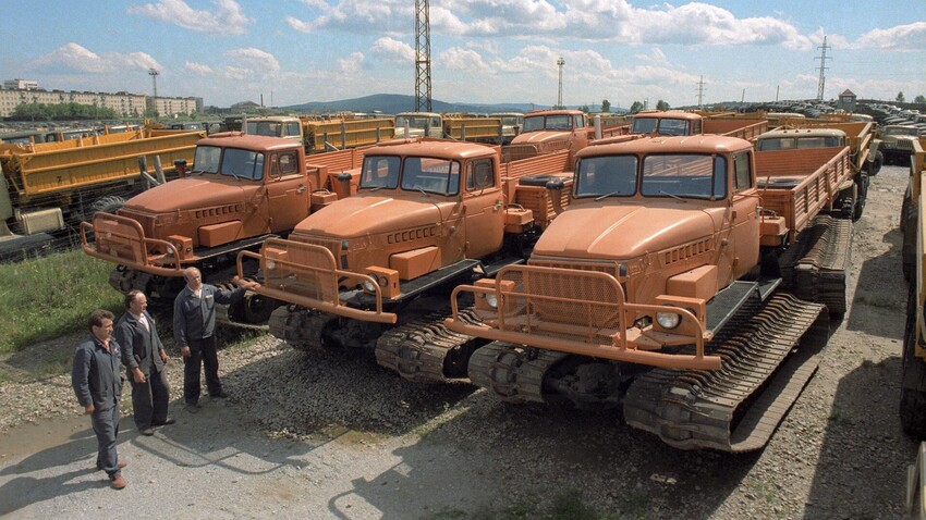  Productos de la Fábrica de Automóviles de los Urales. Ural-5920.