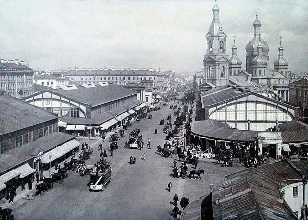 Sennaya Square (a later photo of 1900)
