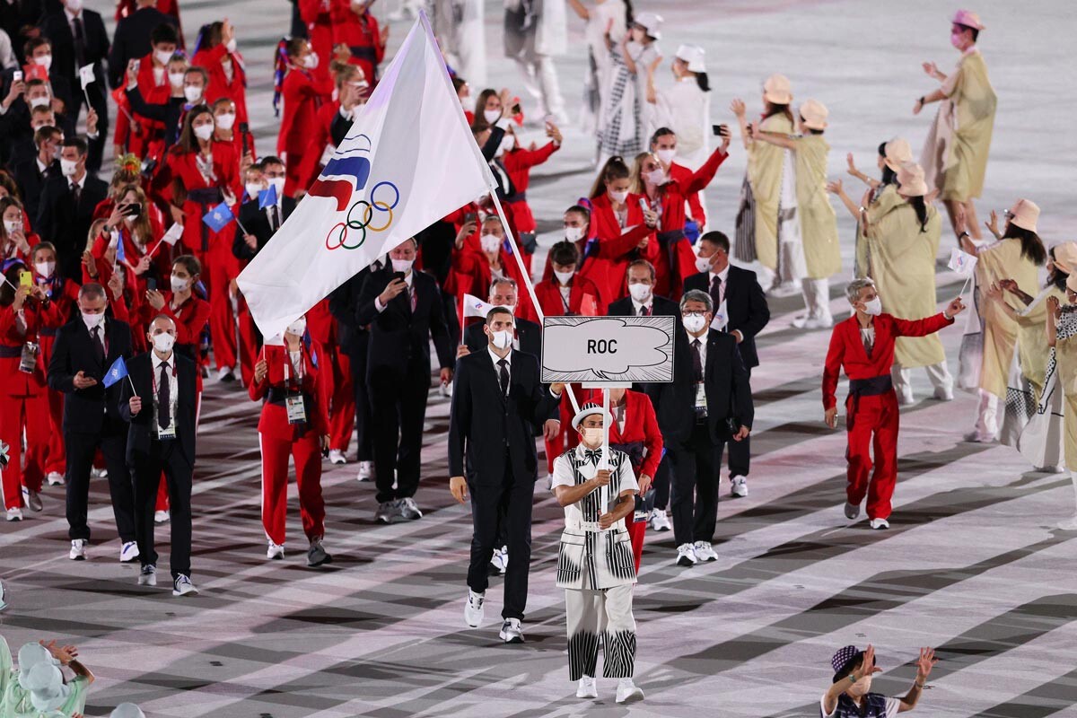 Flag bearers Sofya Velikaya and Maxim Mikhaylov of Team ROC during the Opening Ceremony of the Tokyo 2020 Olympic Games at Olympic Stadium on July 23, 2021 in Tokyo, Japan