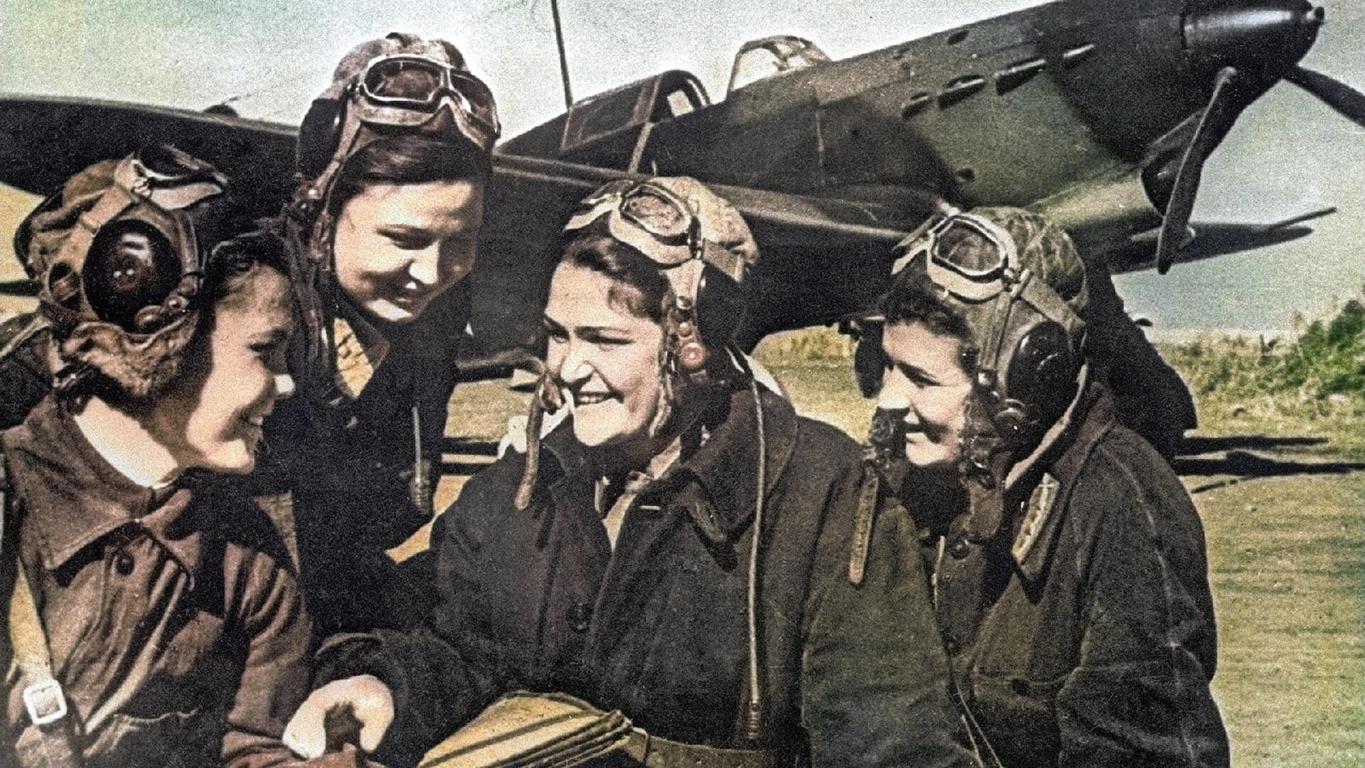 Soviet female pilots of the 586th Regiment.