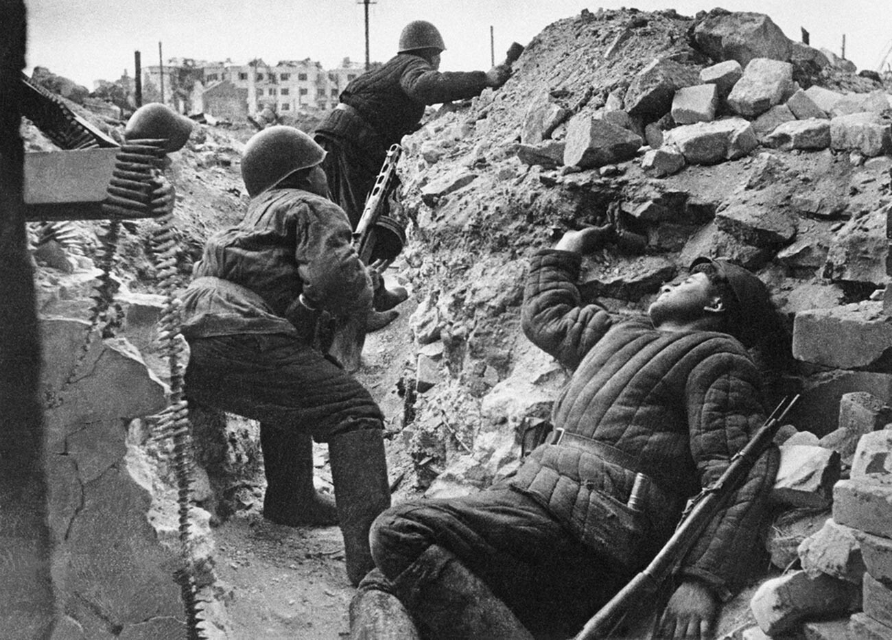 Soviet troops in Stalingrad.