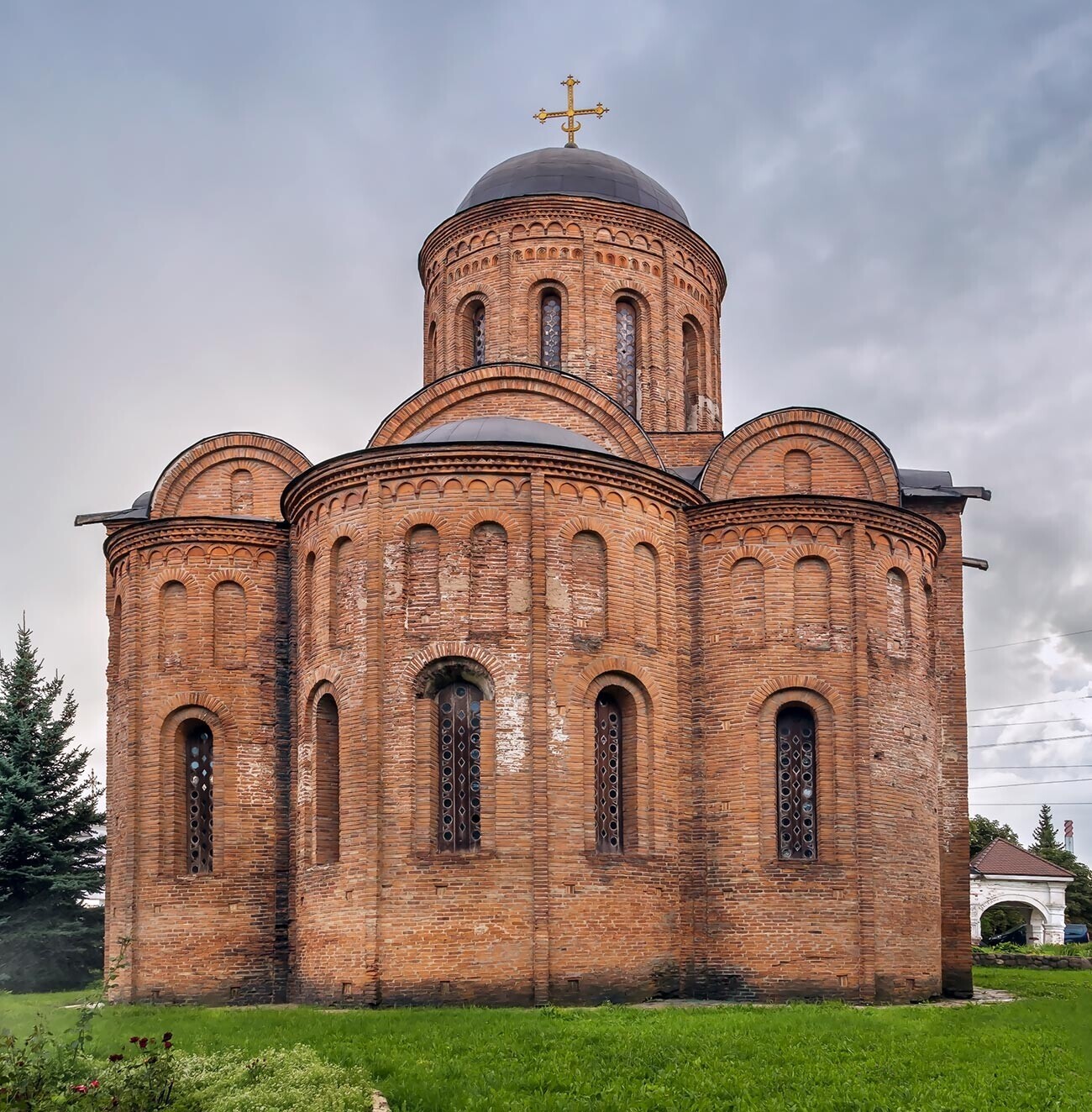 Igreja de São Pedro e São Paulo, em Smolensk, 1146. Uma das poucas igrejas russas que remontam aos tempos anteriores à invasão tártara-mongol
