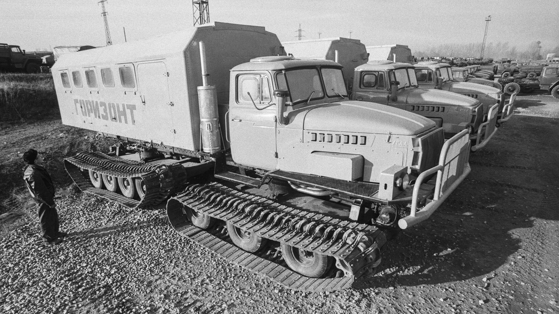 Primer lote de vehículos de nieve y pantano con orugas Ural-5920