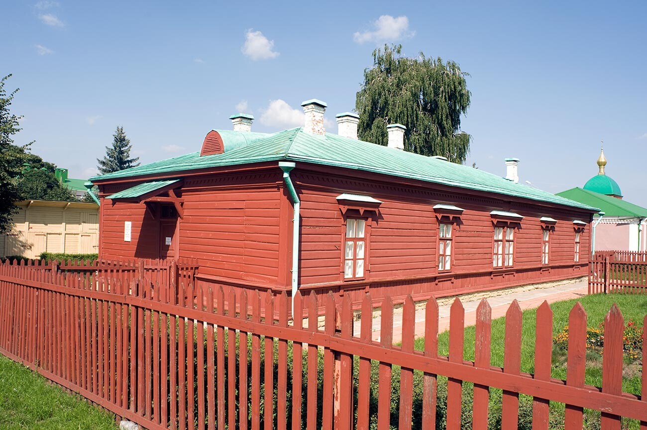 Stationmaster's house. House of Ivan Ozolin, where Tolstoy was provided with the main room on 10/31/1910 and where he died on November 7. August 10, 2013