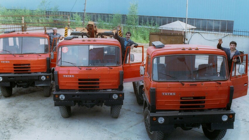 ニジネヴァルトフスク工場で組み立てられた最初のタトラのトラック