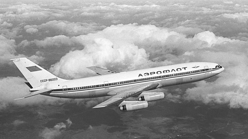 The largest Soviet passenger airliner, an Il-86, in the air, 1984