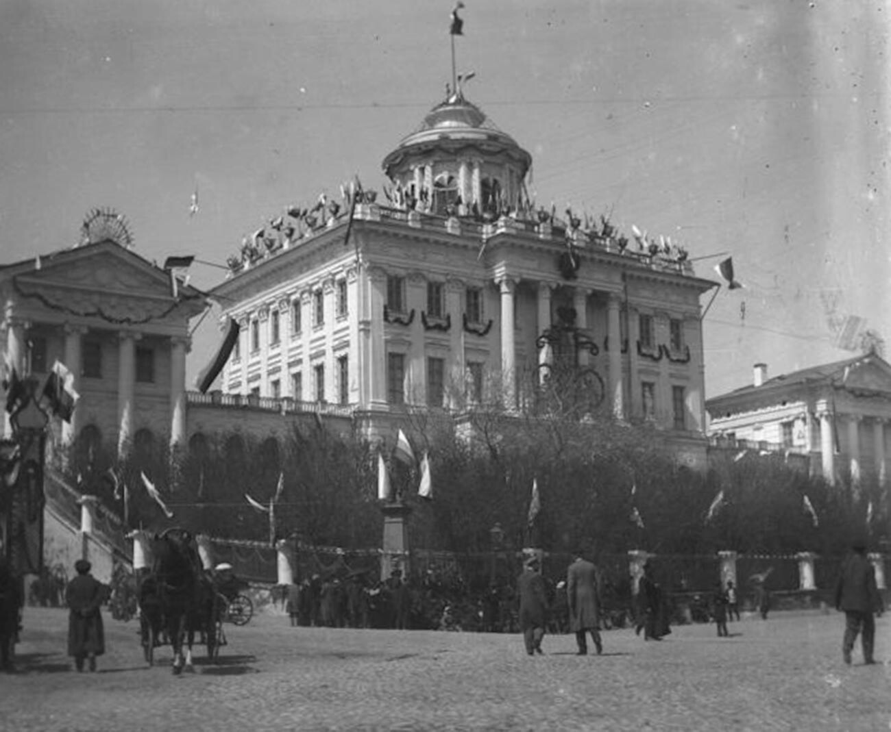 Hiša Paškova med kronanjem Nikolaja II 