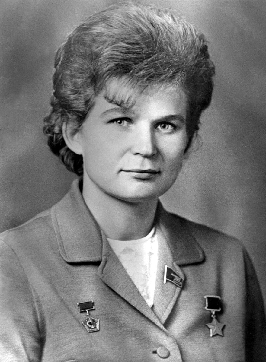 Diputada del Soviet Supremo de la URSS, Héroe de la Unión Soviética, piloto-cosmonauta soviética, primera mujer cosmonauta del mundo Valentina Tereshkova, febrero de 1968, URSS