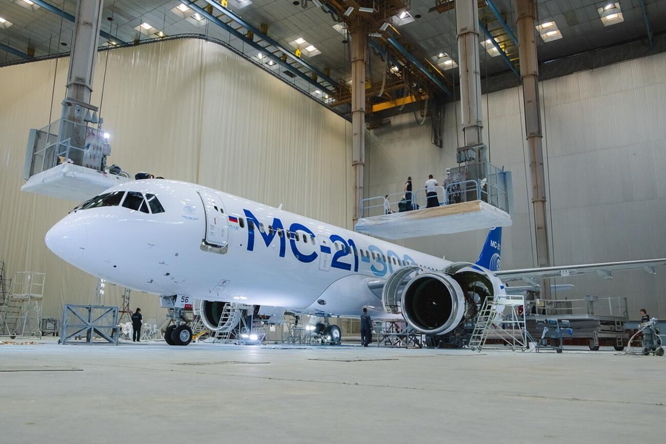 МС-21-300 на аеродромот „Раменское“ подготвен за сертификациските тестови

