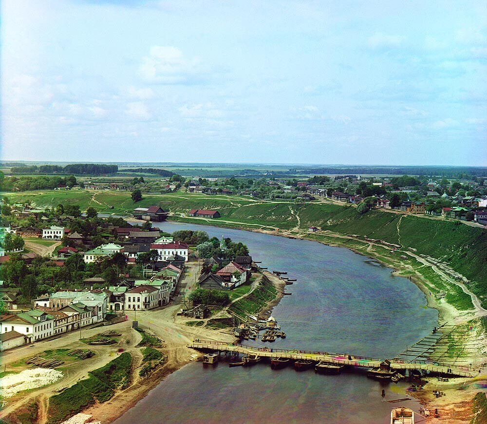 Sungai Volga yang melintasi kota Rzhev. Tver Oblast (1910).