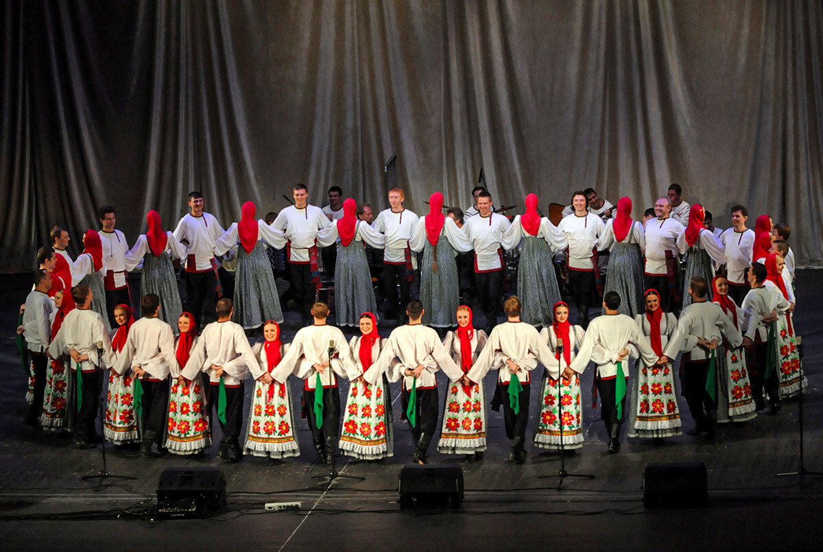 Nastup ruskog zbora i folklornog ansambla 