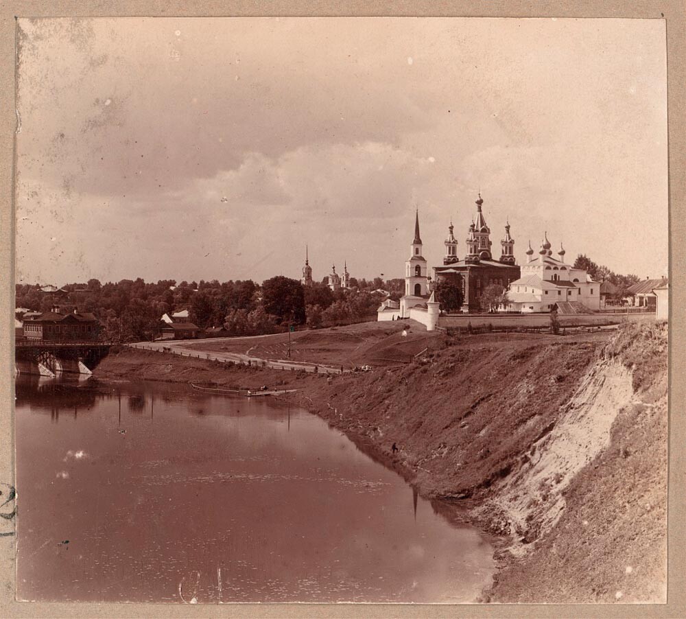 The Dmitrov monastery in Kashin, 1910. / Sergey Prokudin-Gorsky / Library of Congress