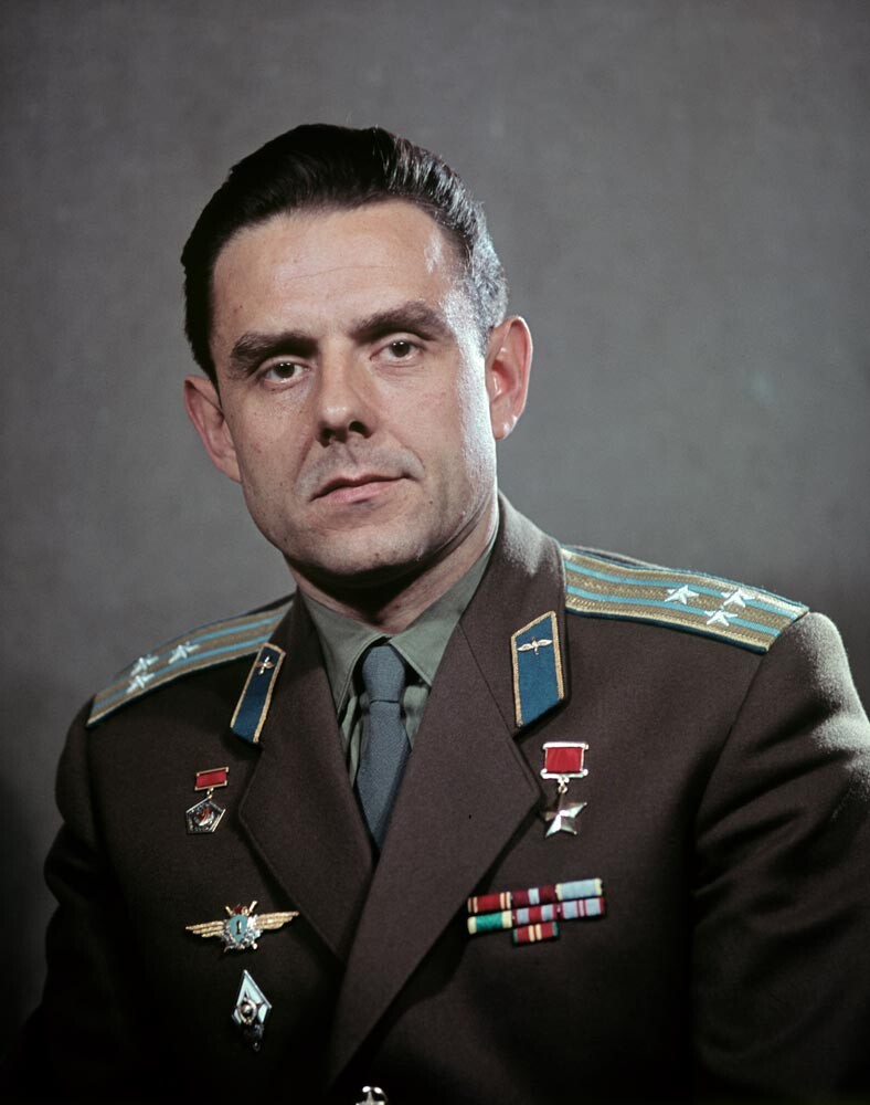 ソ連の宇宙飛行士、宇宙船「ボスホート1号」の船長、ソ連邦英雄ウラジーミル・コマロフ