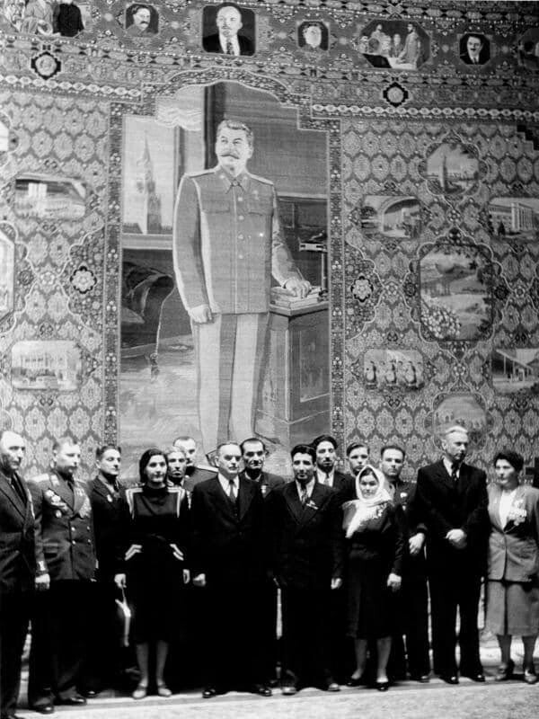 Туркменский ковер с портретом Сталина и членов Политбюро