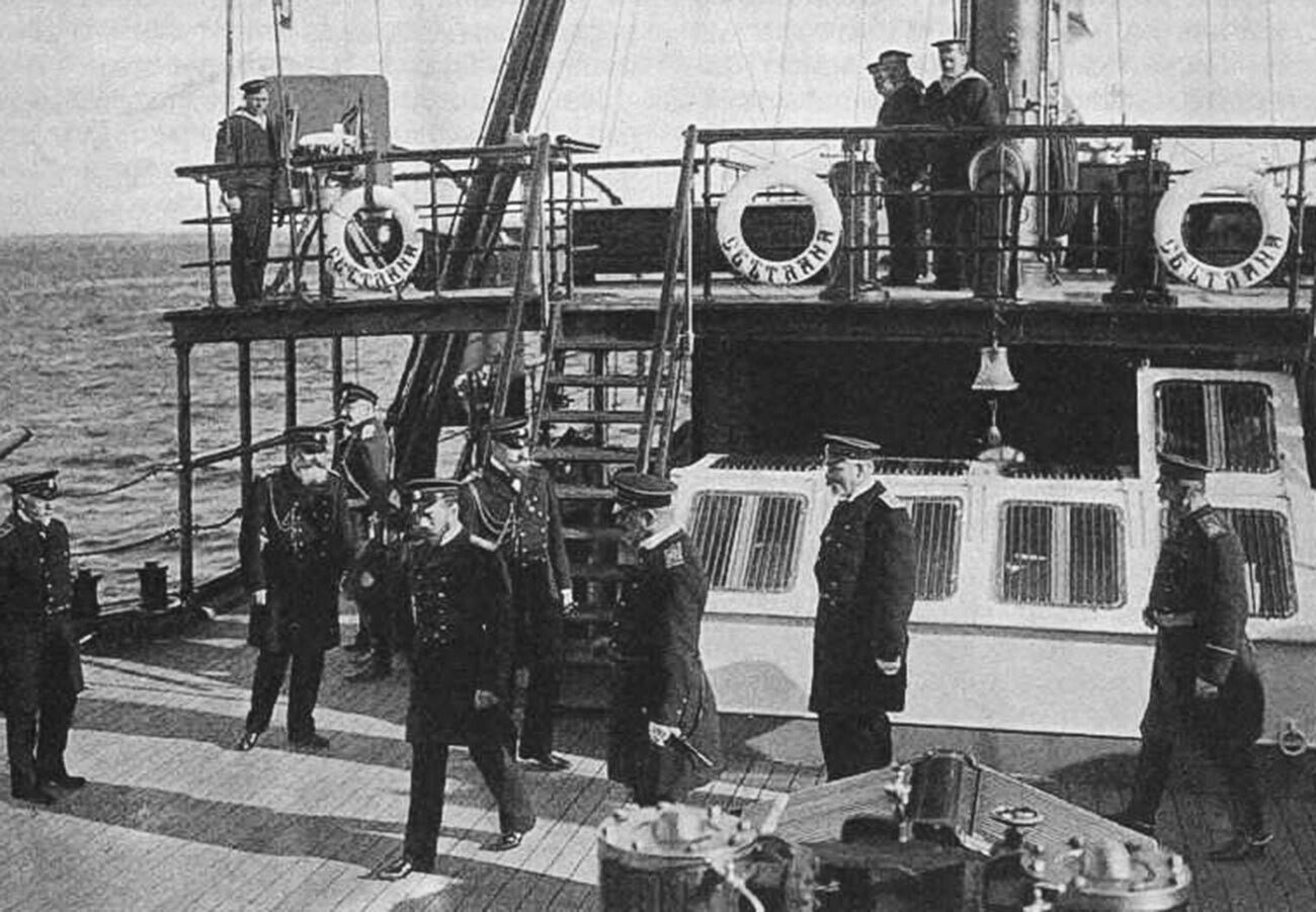 Посетата на императорот Николај II на крстосувачот „Светлана“ пред походот на Втората тихоокеанска ескадрила.

