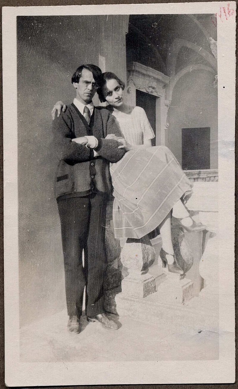Nina Berberova dan Vladislav Khodasevich di Sorrento, 1924.