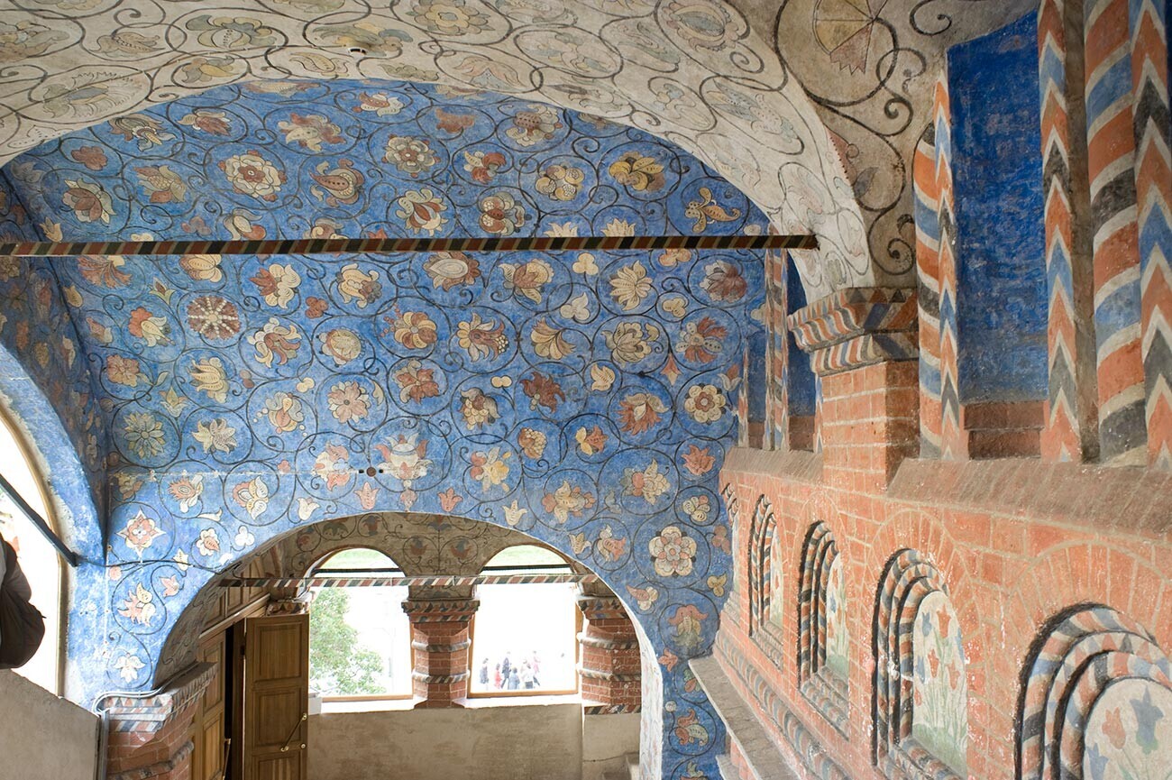  Василий Блажени, интериор. Северозападно входно стълбище. 