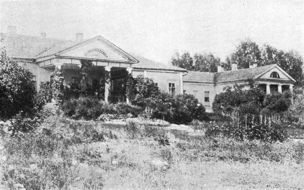 Rumah tempat Bakunin dilahirkan di Pryamukhino