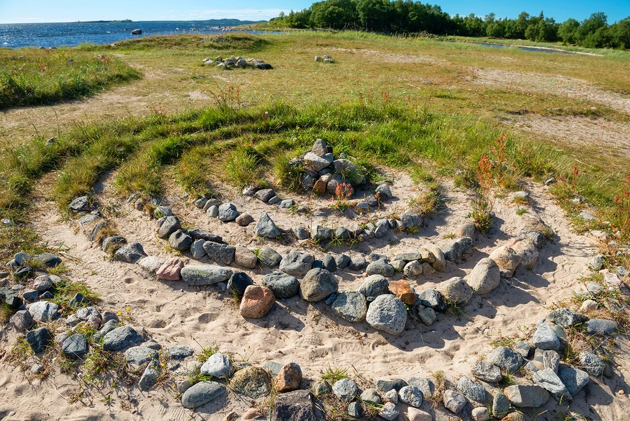 Labirinti na Velikem Solovetskem otoku na Rtu labirintov. Solovki, Karelija, Rusija.
