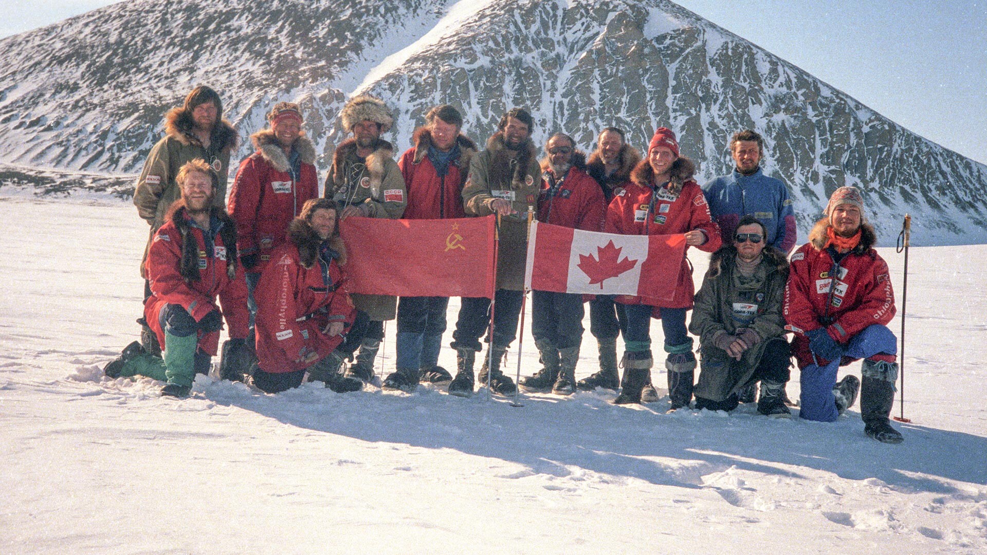Les membres de l'expédition sur l'île Ward Hunt, au Canada