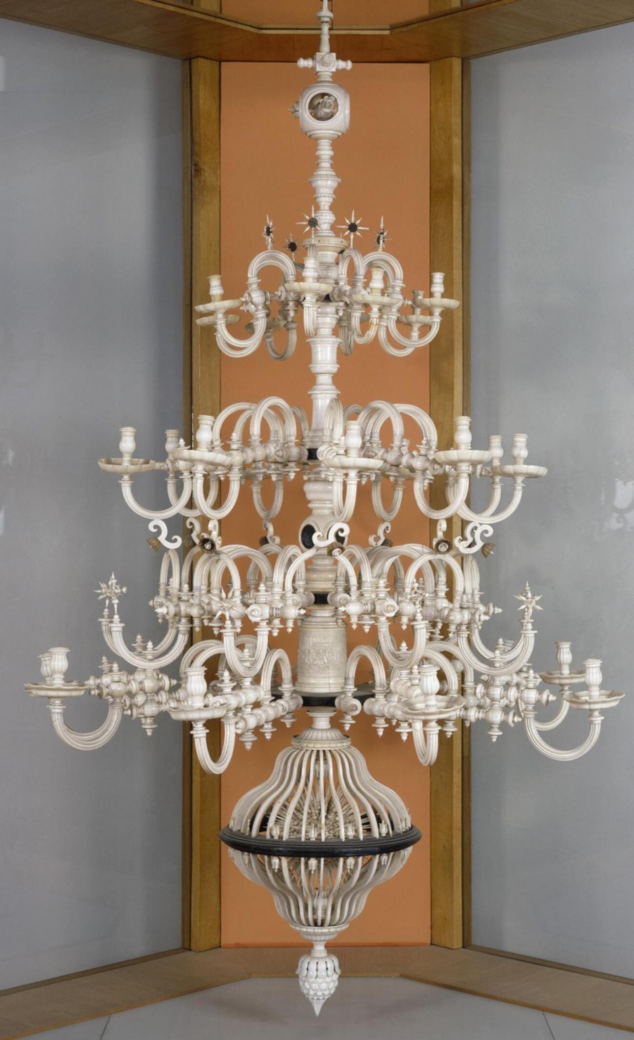 A chandelier created in Peter's turnery by Ivan Zakharov and Peter the Great.