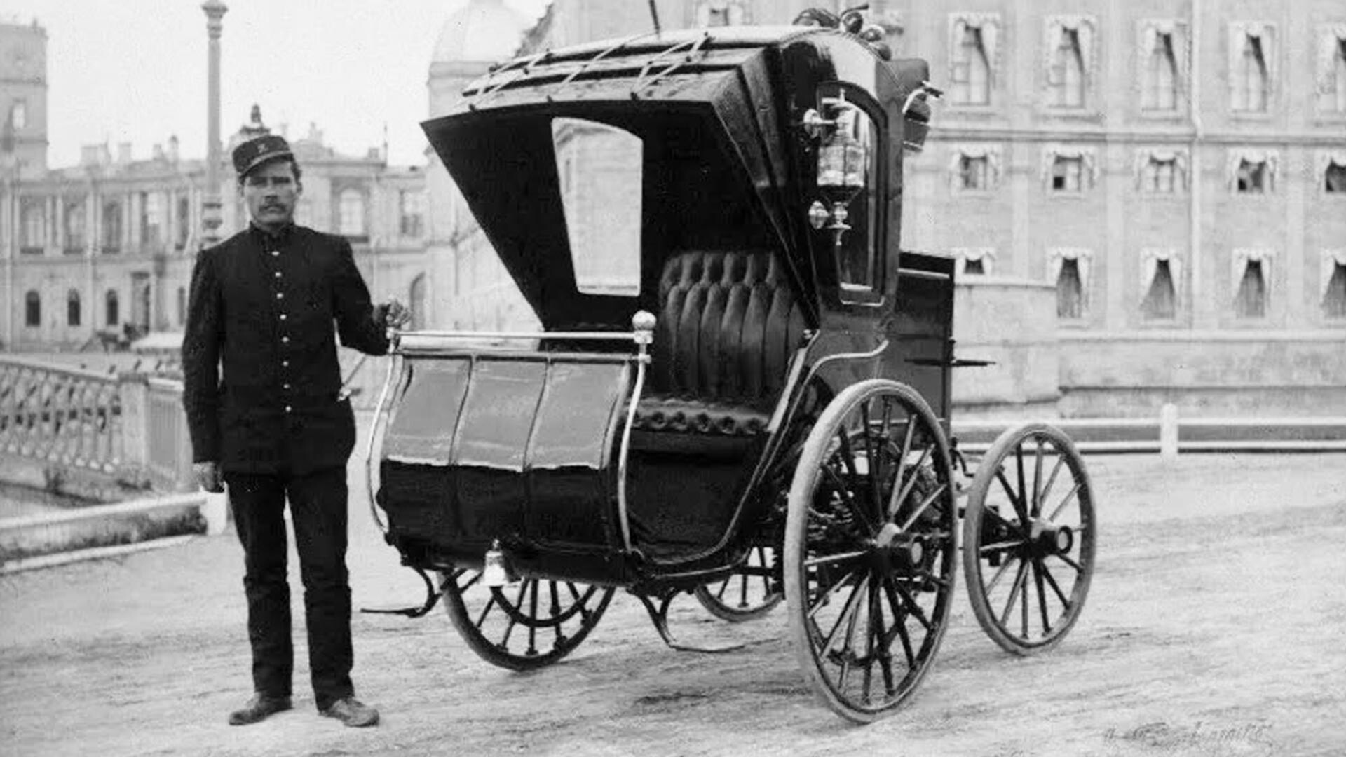 Hippolyte Romanov, l’homme qui a créé la première voiture électrique de