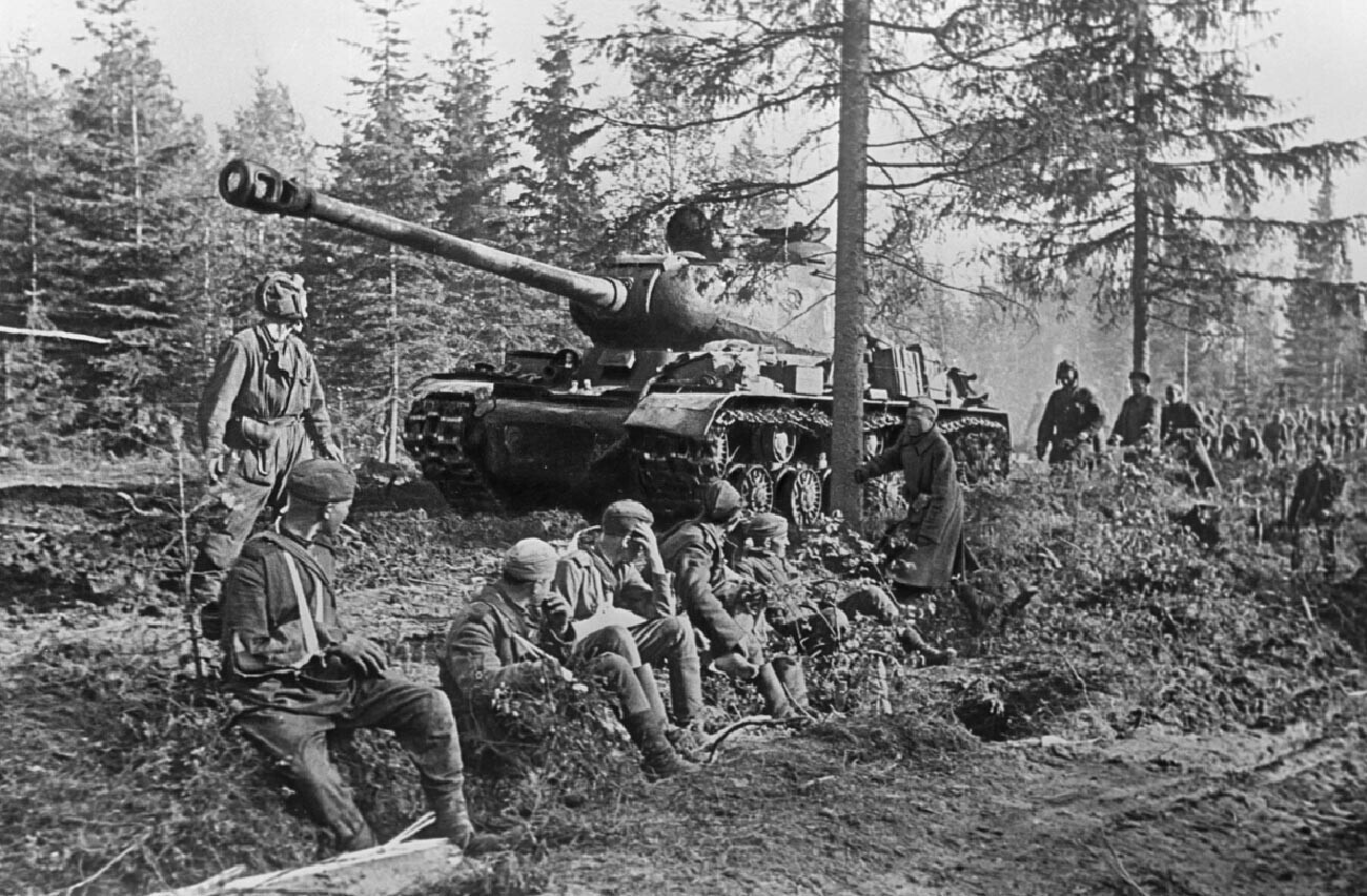 Pasukan Soviet di Karelia.