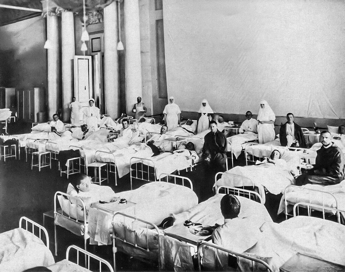 How the St. Petersburg Winter Palace turned into hospital during WWI ...