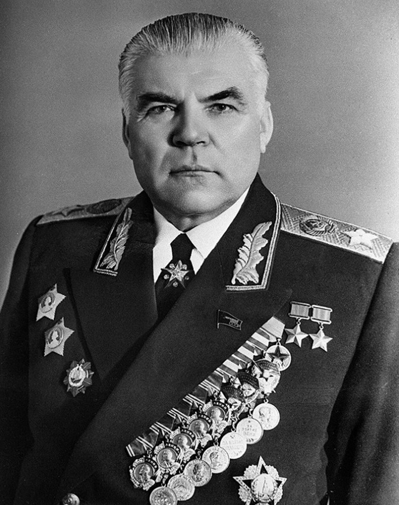 Родион Яковлевич Малиновски (1898 - 1967) - съветски военен лидер и държавник