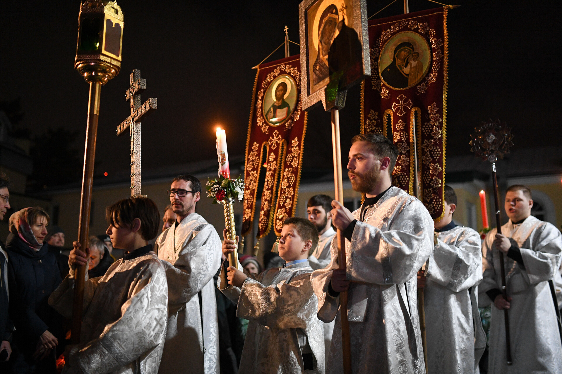En images comment l’Église orthodoxe a célébré la fête de Pâques en