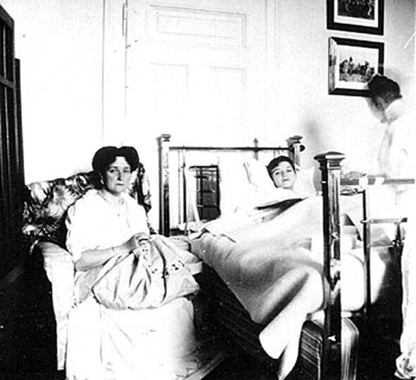  Während eines Krankheitsausbruchs in Spala, Foto 1912.