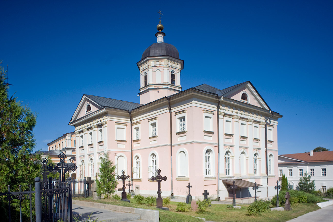 Optina Pustyn, Monastery of the Presentation. Church of St. Mary of Egypt & St. Anne, southeast view. August 23, 2014