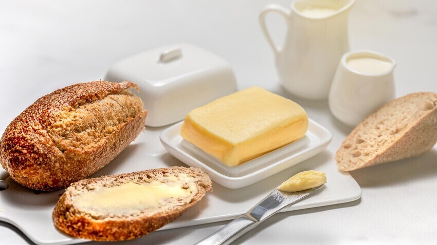 Buatlah mentega sendiri di rumah, dan Anda akan terkagum! Betapa mudah dan lezatnya mentega itu.