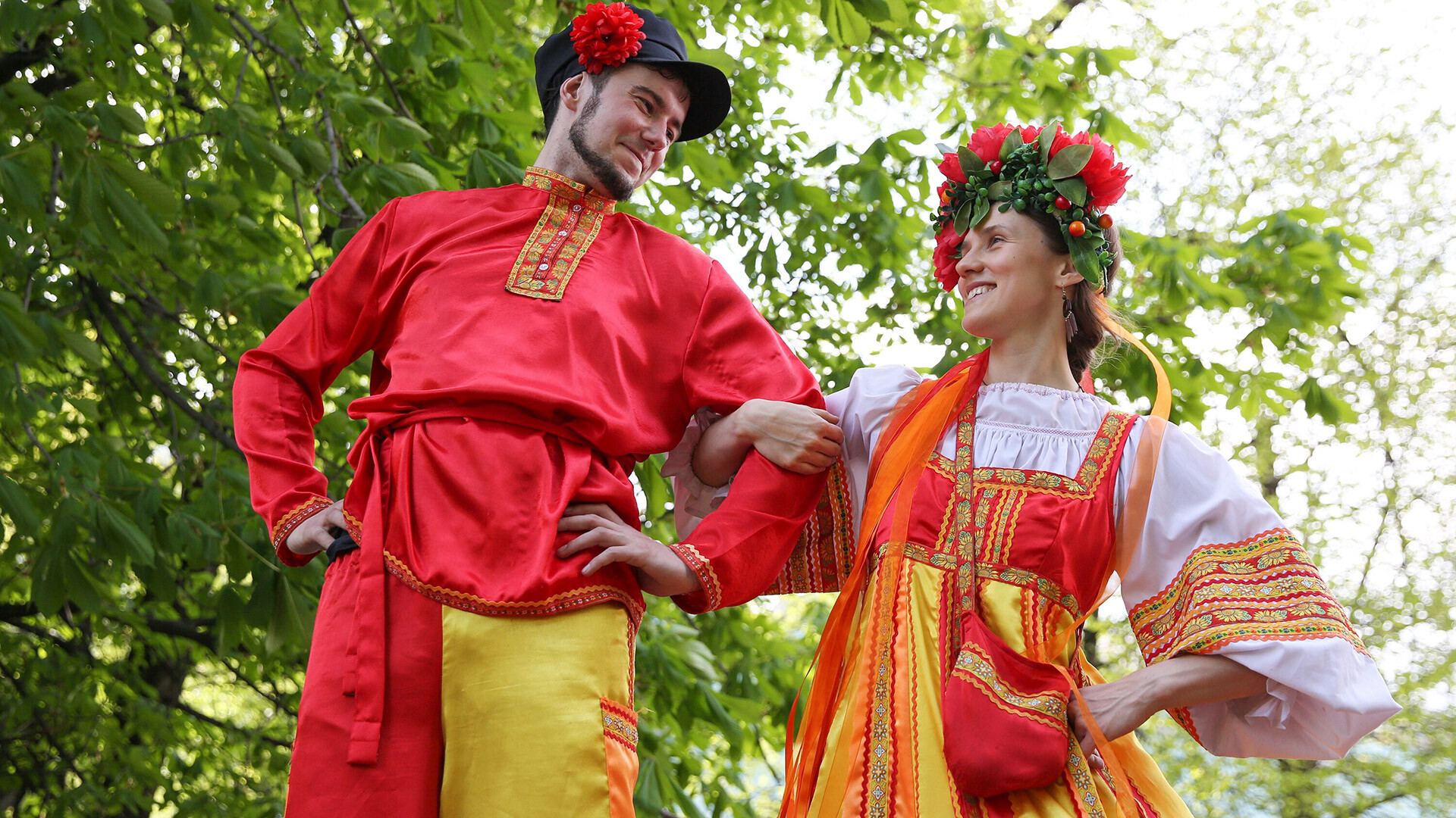 Perayaan Krasnaya Gorka di taman Kota Moskow.