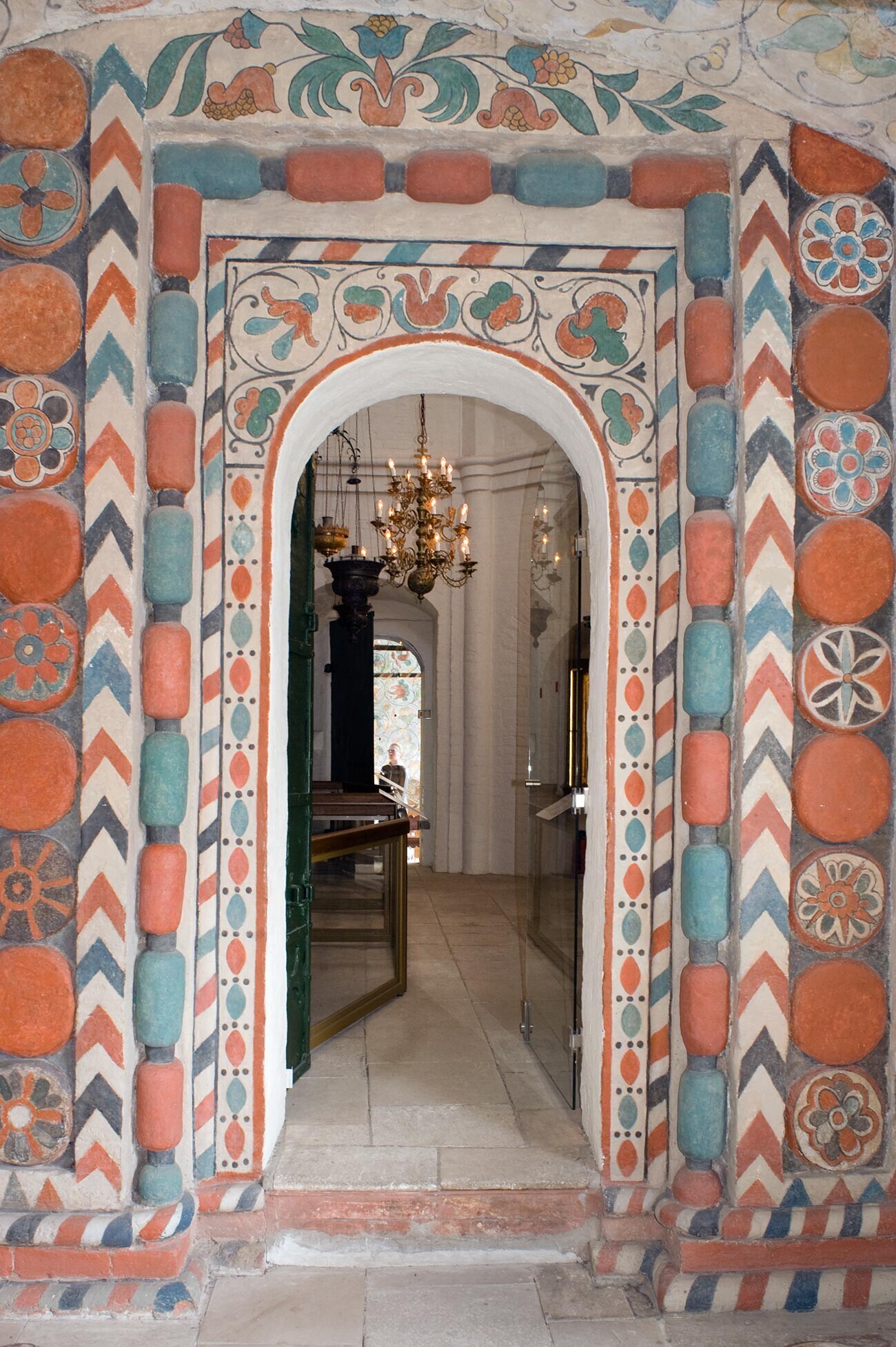 Interior, St. Basil. Portal utara, Gereja Masuk ke Yerusalem. 2 Juni 2012.
