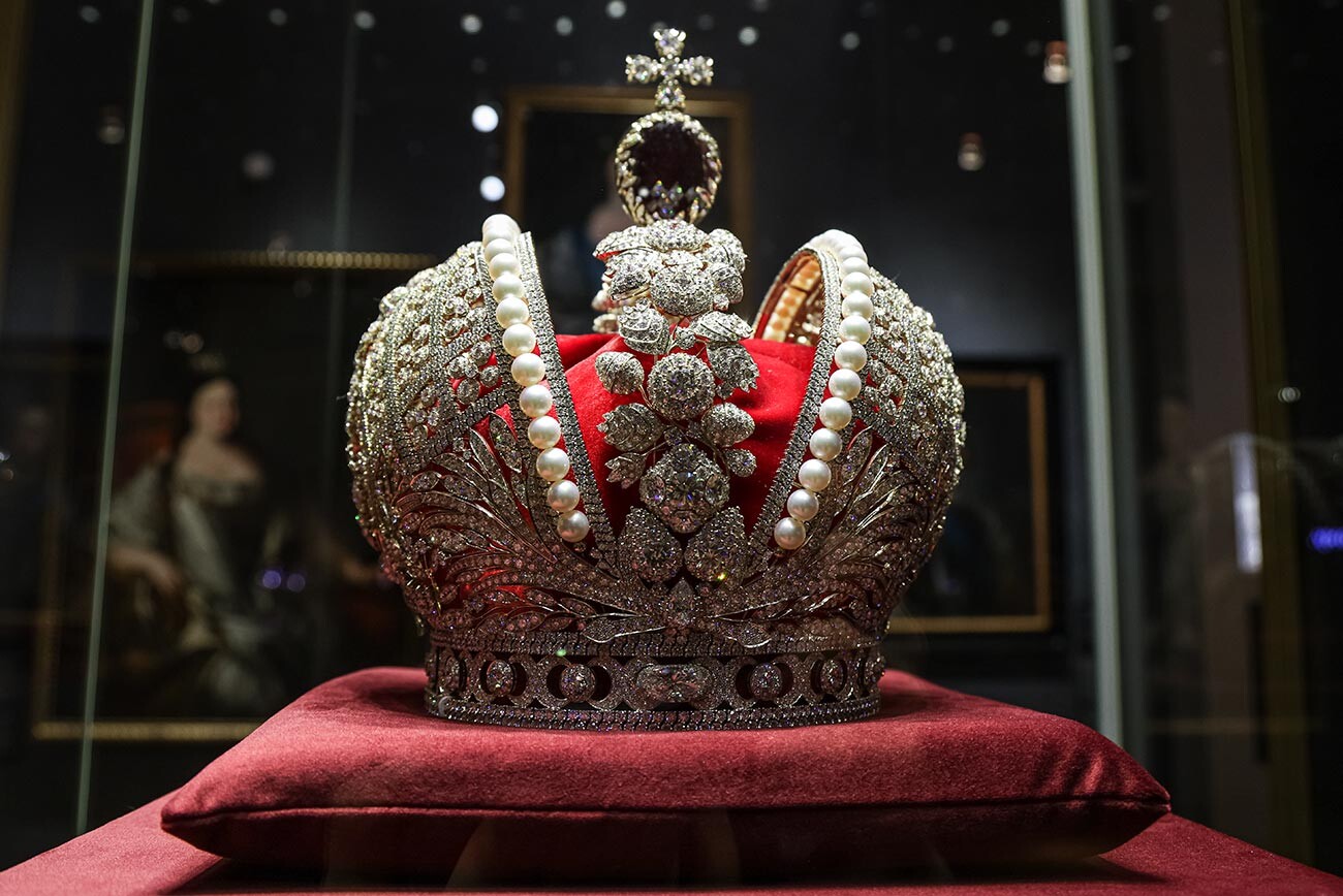 Gran Corona Imperial de Rusia con espinela.
