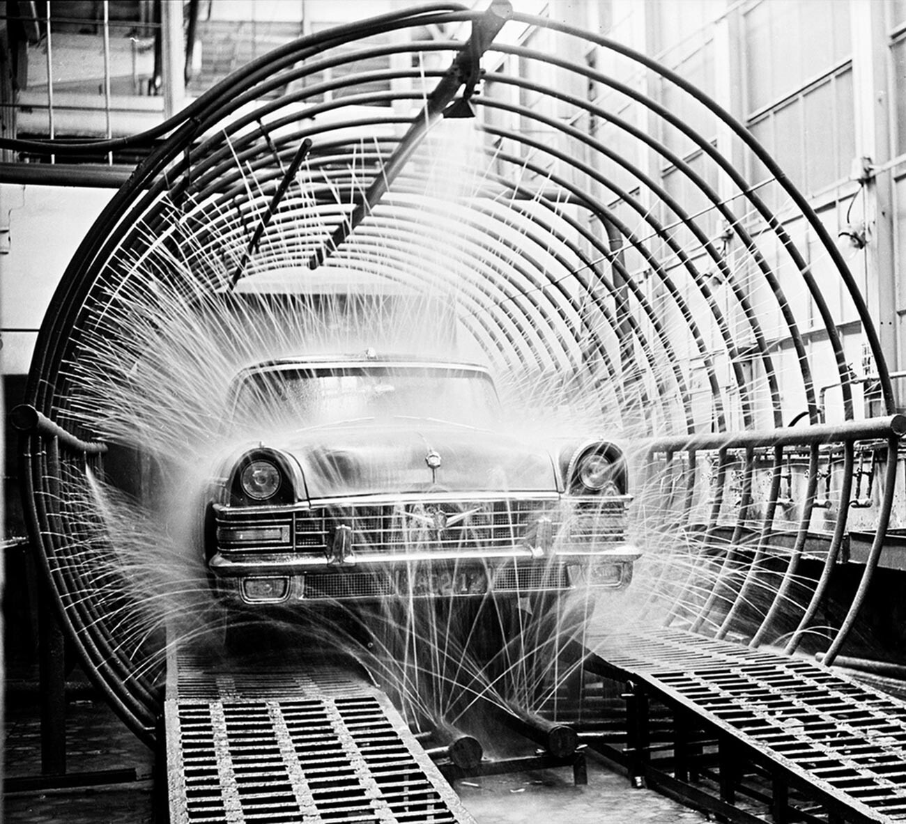 Lavage de voiture à l’usine ZiL, 1959